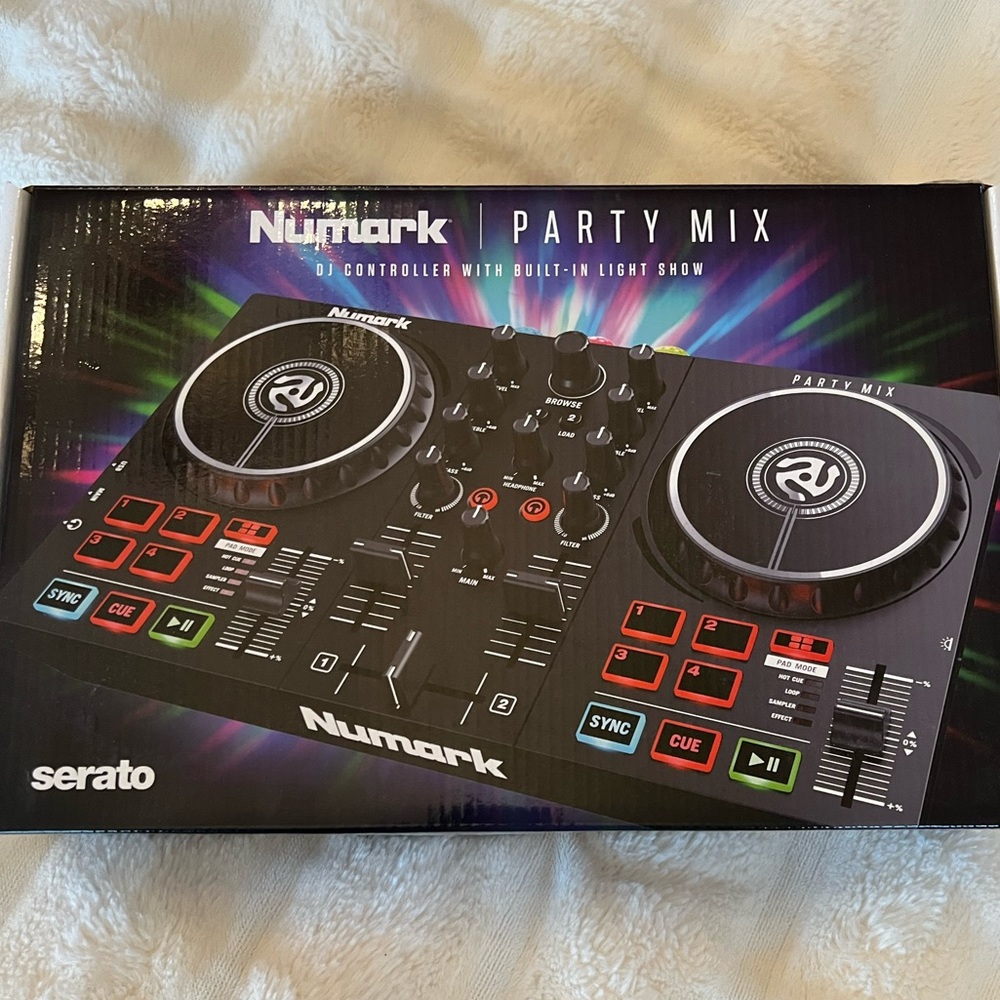 Numark Party Mix DJ Controller with Built In Light Show NWOT